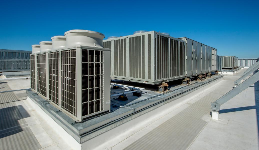 Breezy Orange County: Embracing Energy-Efficient Heating & Cooling Trends