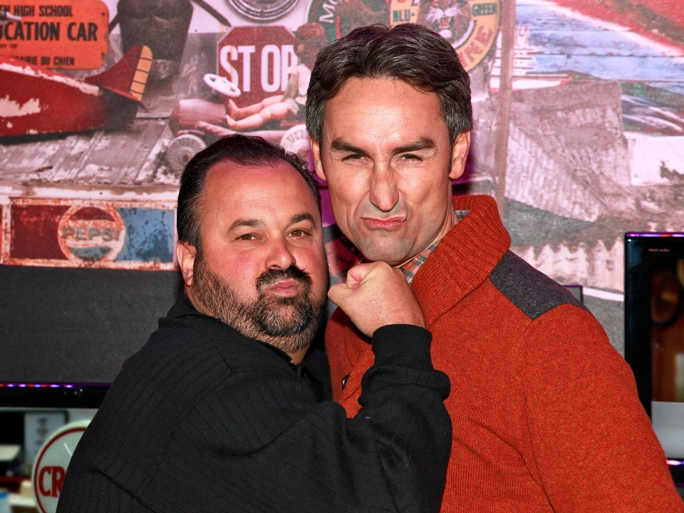 After Frank Fritz Shades American Pickers Exit With Merch, Mike Wolfe Ignores His Former Co-Host With His Own Wares